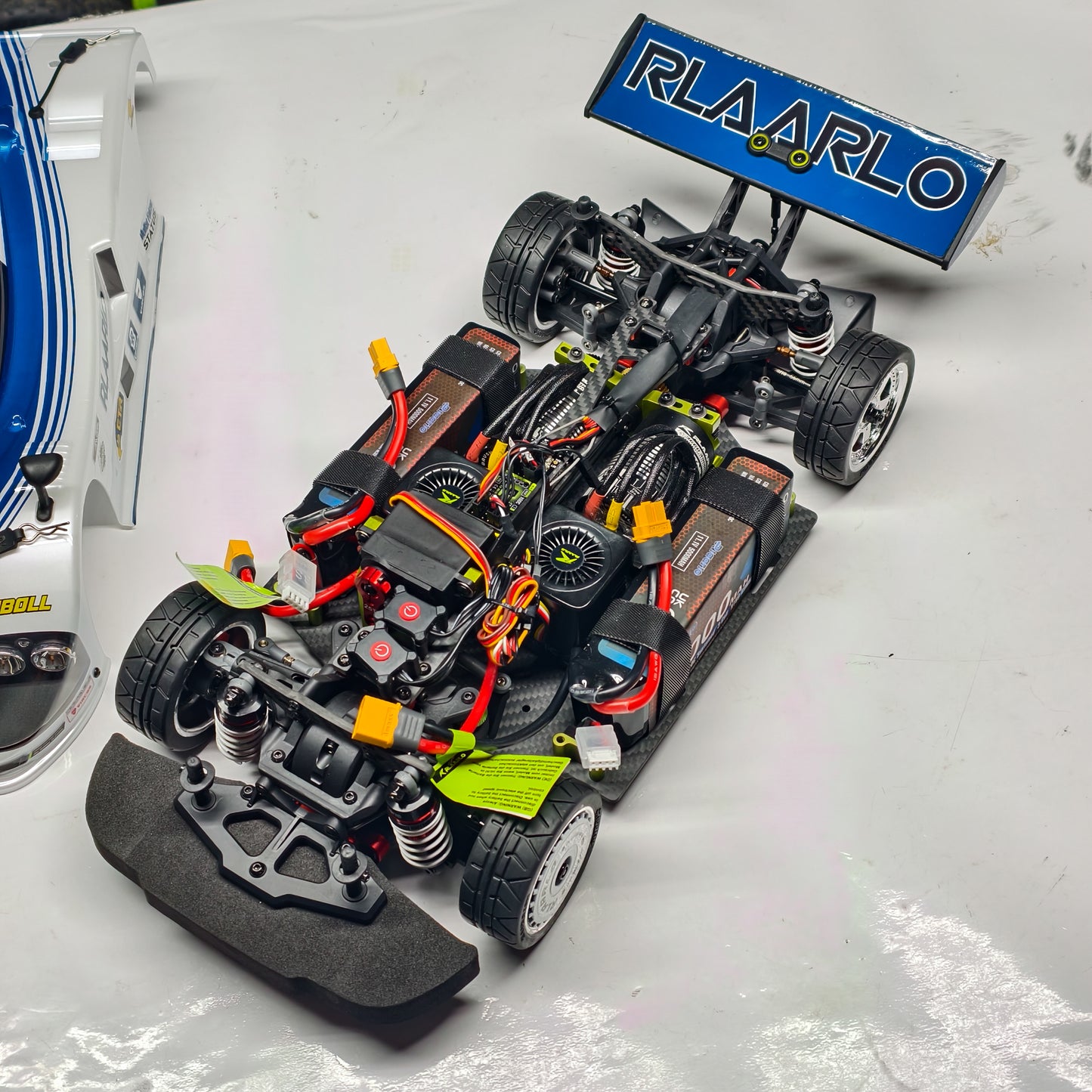 Rlaarlo 1/10 AK-787 Dual Motor RTR Standon – High-Speed On-Road Racing Car
