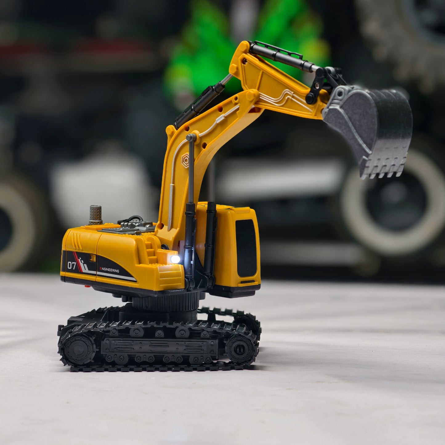 Excavator 1:22 scale fully functional